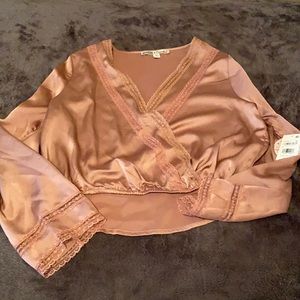 Mauve blouse. Medium